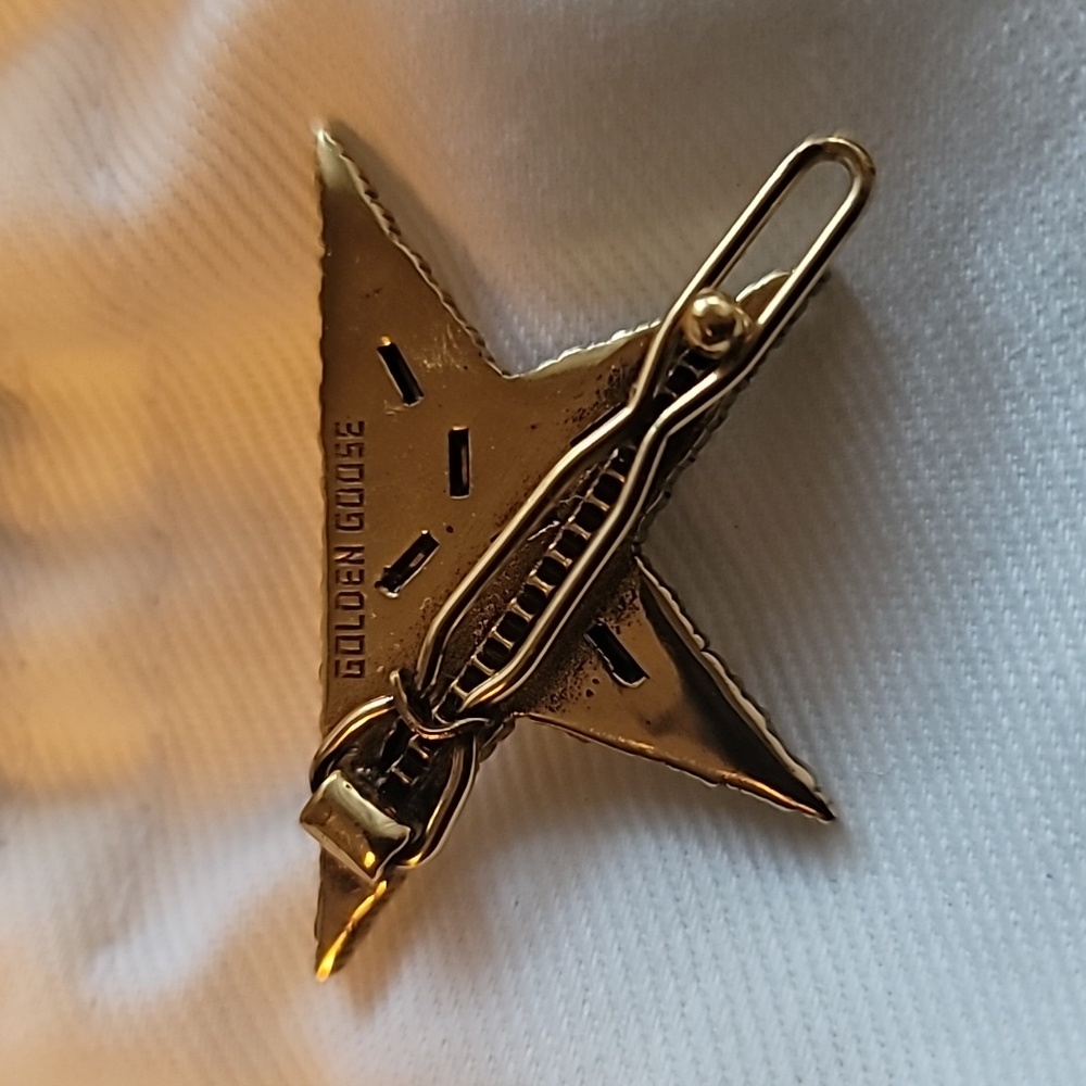 NIB ✨️Golden Goose Lace Lock Star Pin In Antique Gold Gorgeous✨️ - Picture 8 of 14